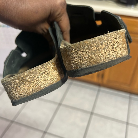 Black Leather Birkenstock Boston Clogs Sized 41 Regular Width MAKE AN OFFER! - Picture 8 of 14